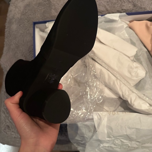 NEW Black heeled boots. Stuart Weitzman. Size 6,5, fits a 38. - Picture 5 of 9